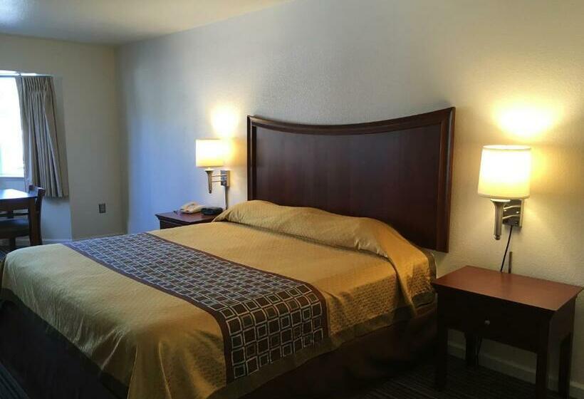 带大床的标准间, Airport Inn