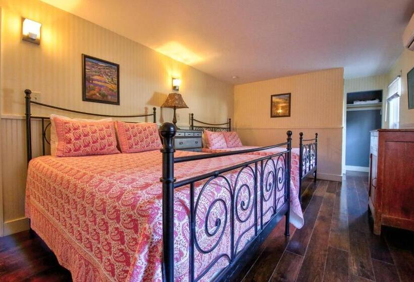 스탠다드 룸, Charlotte