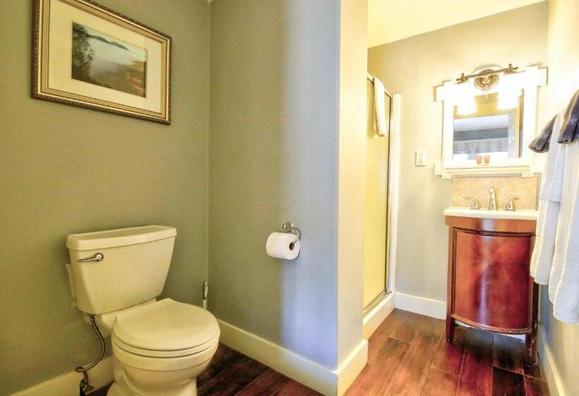 스탠다드 룸 킹사이즈 침대, Charlotte