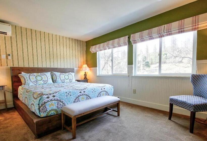 스탠다드 룸 킹사이즈 침대, Charlotte