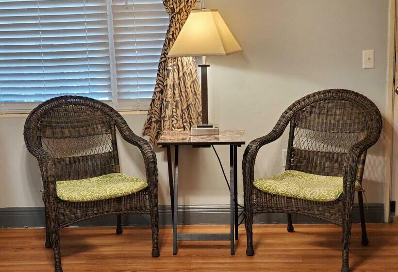 غرفه قياسيه سريرين مزدوجين, High Springs Country Inn