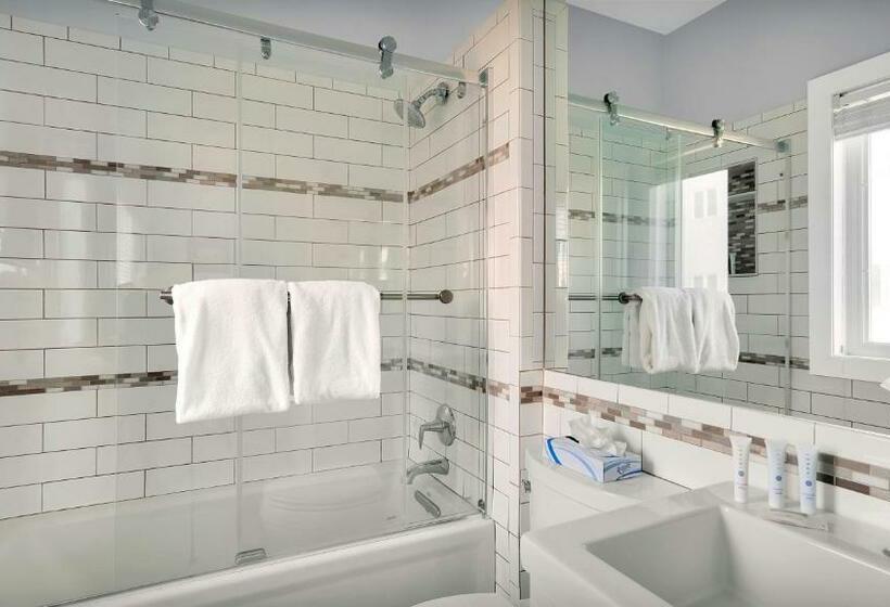 شقة غرفتين, The Hermitage At Napeague