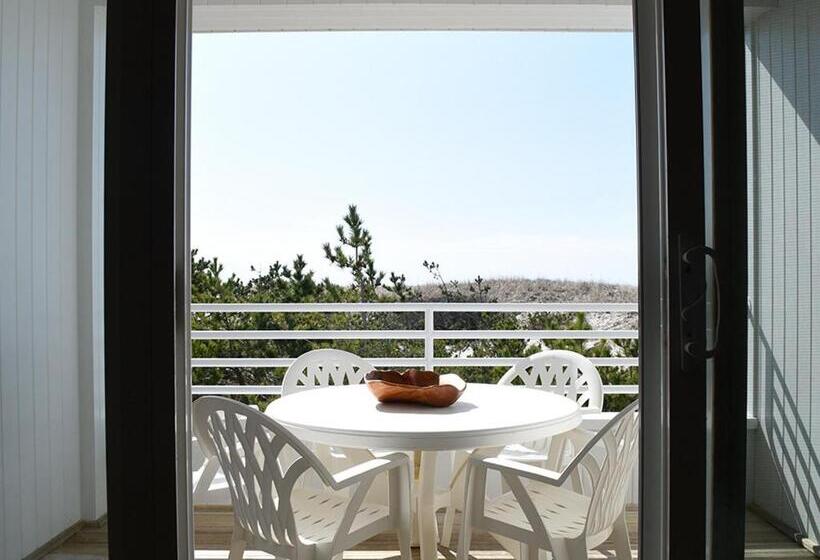 شقة غرفتين, The Hermitage At Napeague