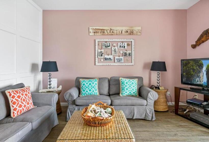 带泳池景观及2个卧室的公寓, The Hermitage At Napeague