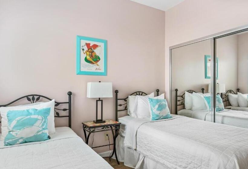 带泳池景观及2个卧室的公寓, The Hermitage At Napeague