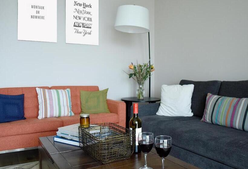 شقة غرفتين, The Hermitage At Napeague