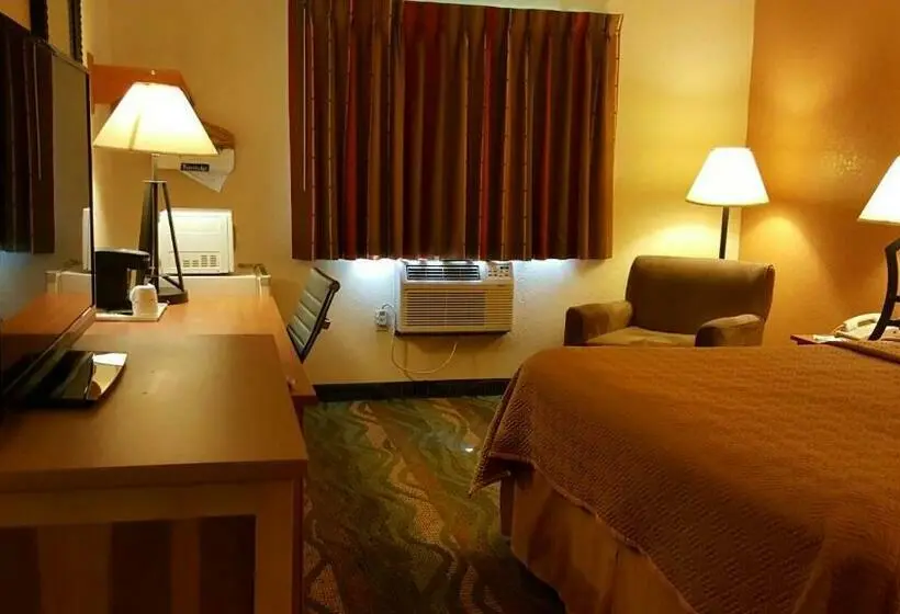 Standard-huone King-vuode, Travelodge By Wyndham Muskegon