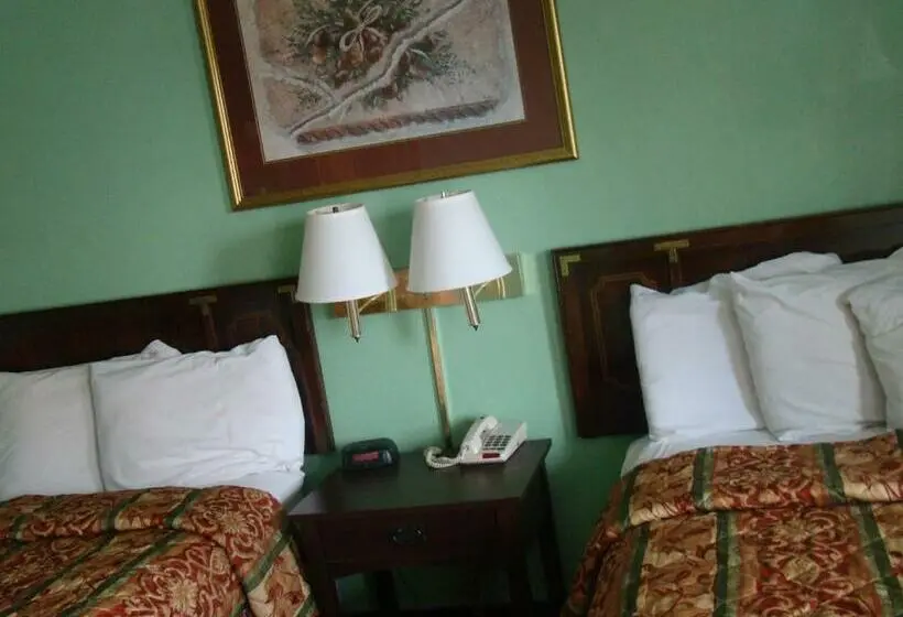 ２ダブルベッドのスタンダードルーム, Budget Inn Mount Airy