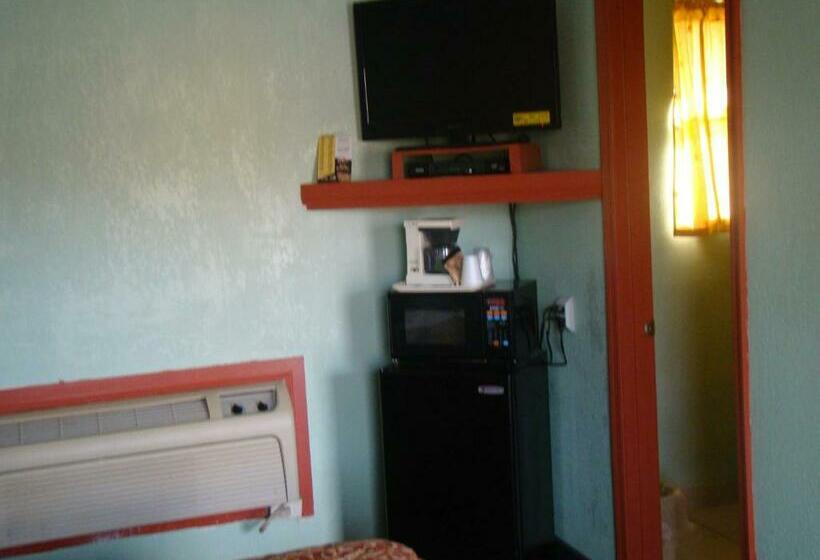 غرفه قياسيه سريرين مزدوجين, Budget Inn Mount Airy