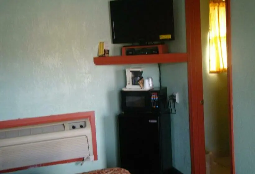 ２ダブルベッドのスタンダードルーム, Budget Inn Mount Airy