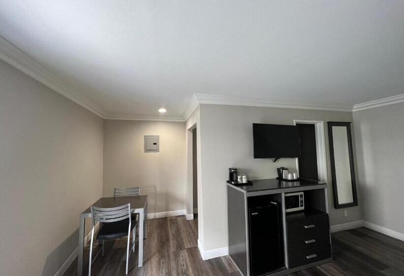 스탠다드 룸 킹사이즈 침대, Deluxe Inn Hawthorne/ Lax