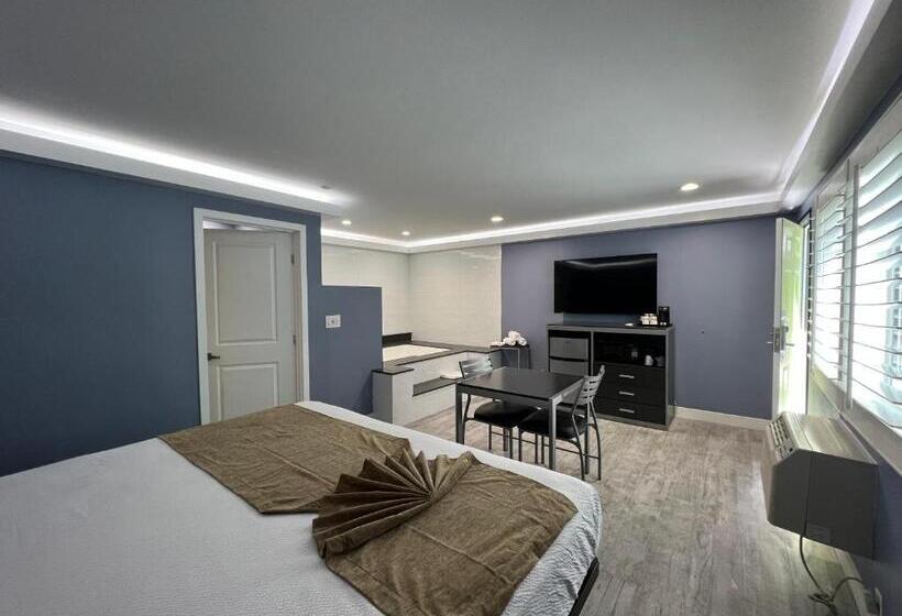 جناح ديلوكس سرير كينج, Deluxe Inn Hawthorne/ Lax