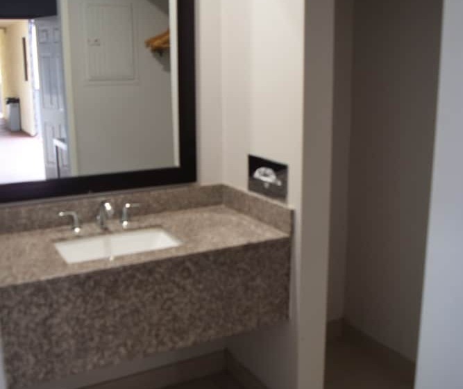 غرفة قياسية, Deluxe Inn Hawthorne/ Lax