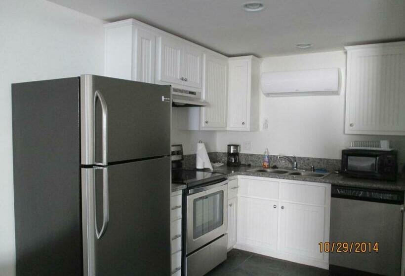 סוויטה, Harbour Inn