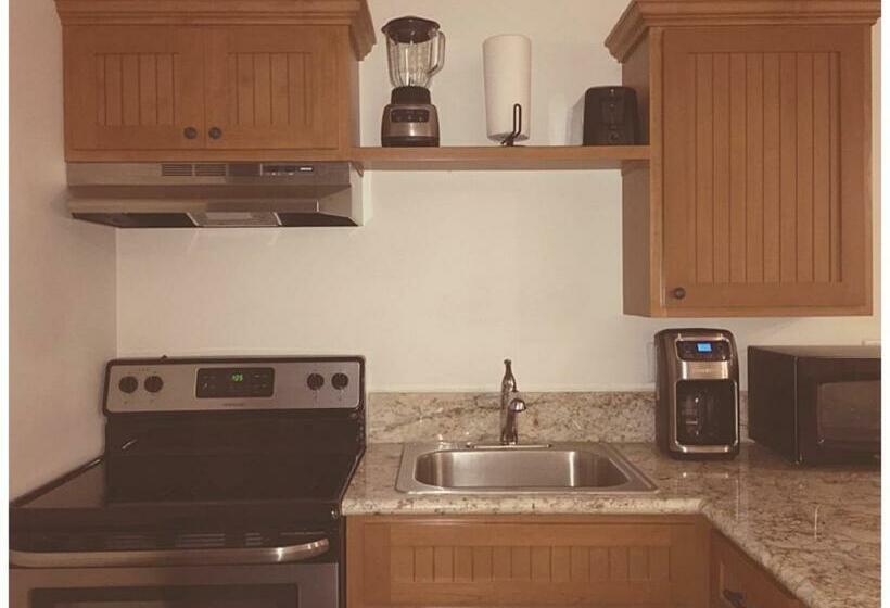 סוויטה דלוקס, Harbour Inn