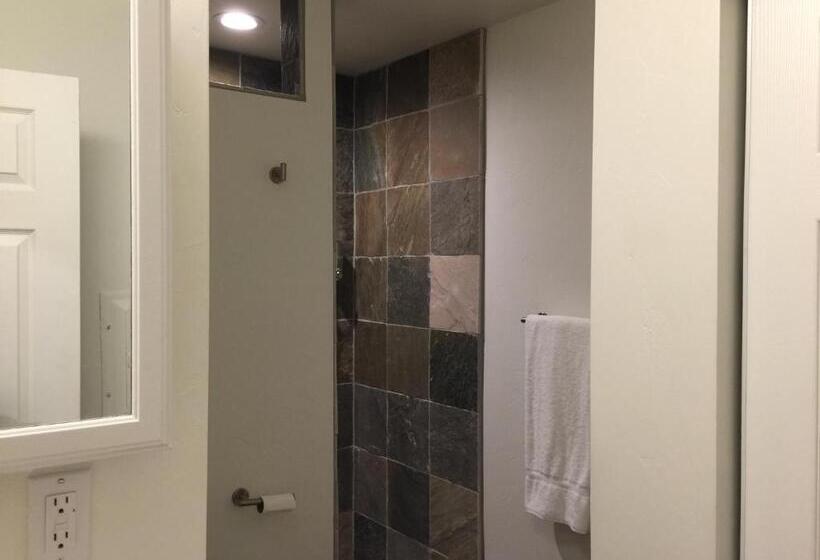 סטודיו סטנדרט עם מרפסת, Harbour Inn