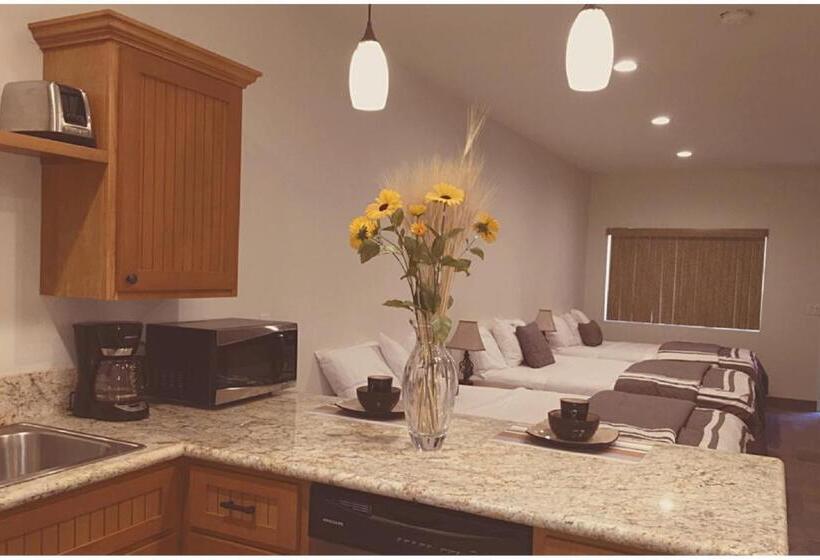 חדר סופריור לשלושה, Harbour Inn