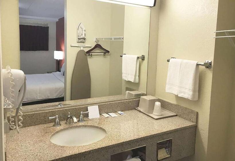 스탠다드 룸 킹사이즈 침대, Super 8 By Wyndham Greensburg