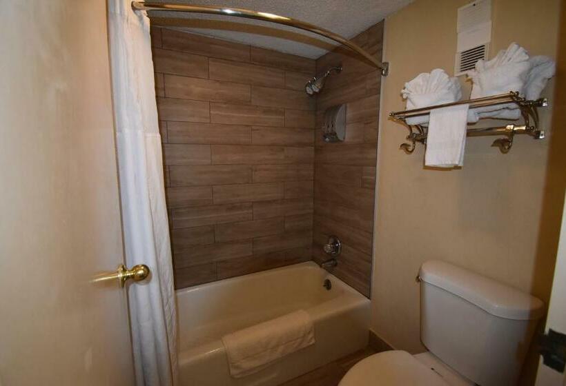 חדר סטנדרט נוף לבריכה, The Guest Lodge Gainesville