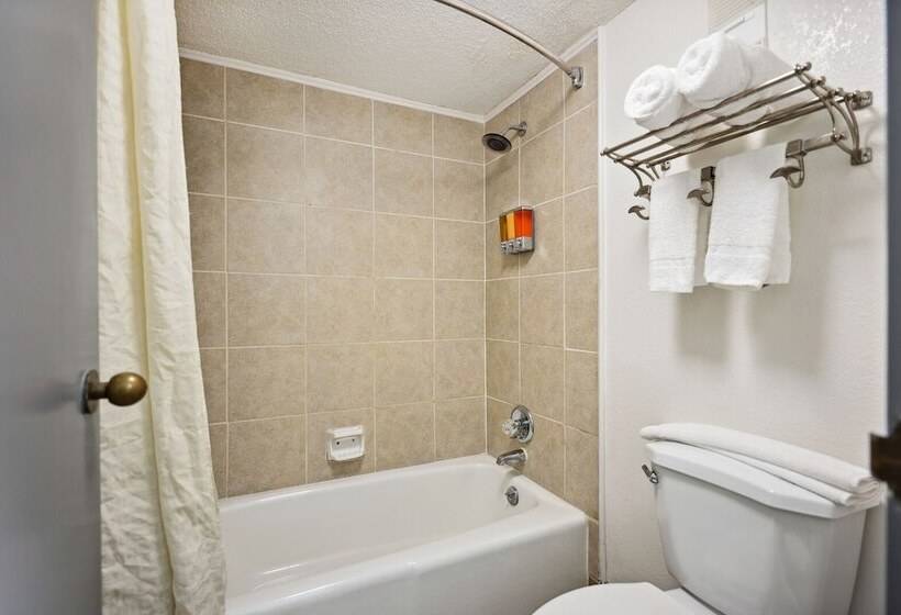 חדר סטנדרט שתי מיטות זוגיות, The Guest Lodge Gainesville