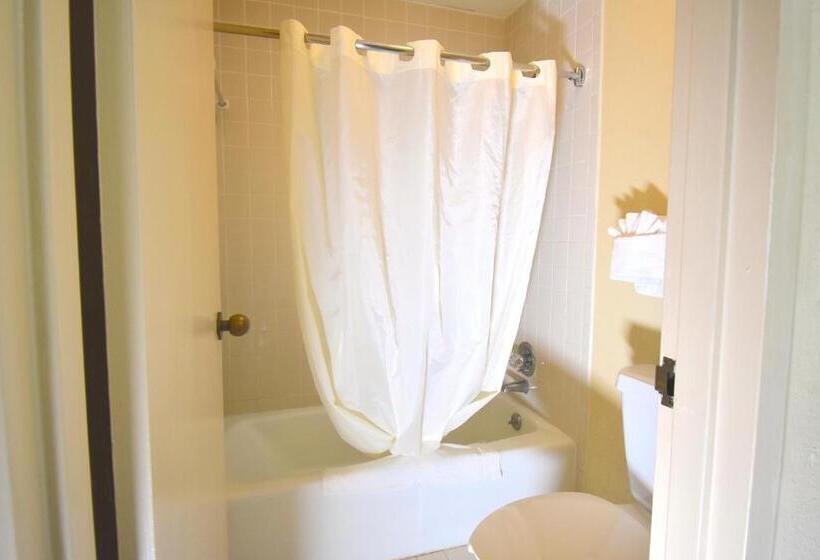 חדר סטנדרט שתי מיטות זוגיות, The Guest Lodge Gainesville