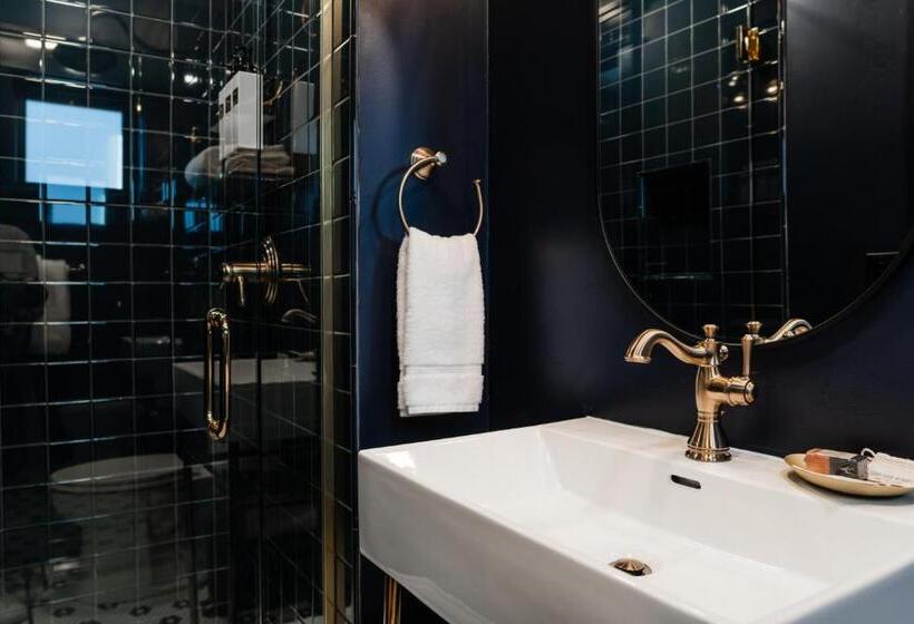 스위트 킹사이즈 침대, The Hotel Melrose