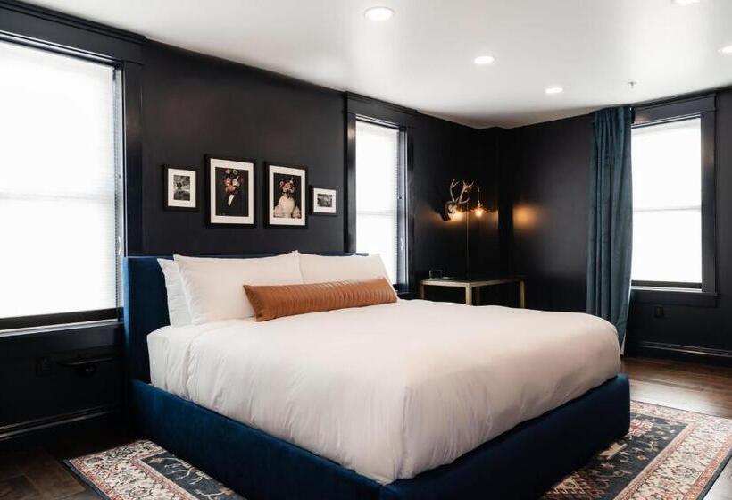 Люкс Повышенной Комфортности, The Hotel Melrose