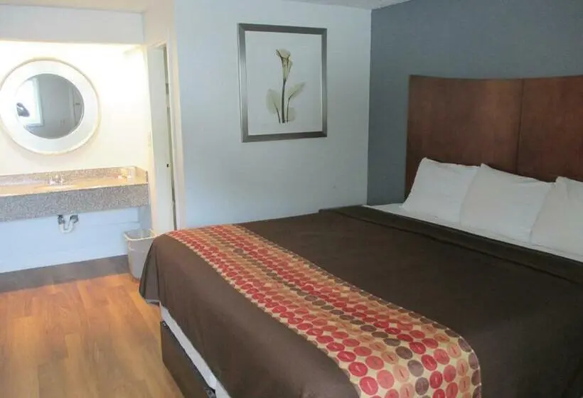 キングサイズベッドのスタンダードルーム, Travel Inn & Suites