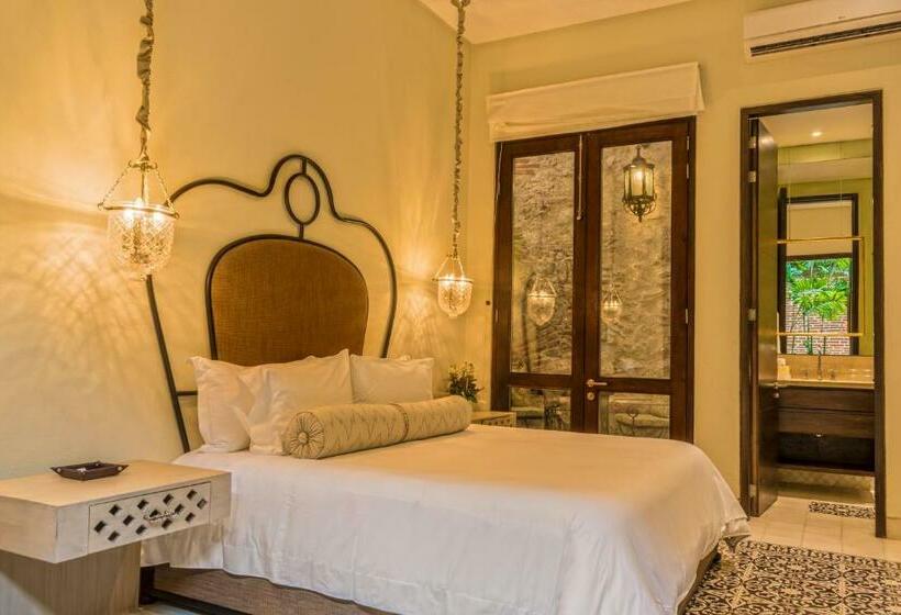 غرفة سوبيريور, Capellan De Getsemani