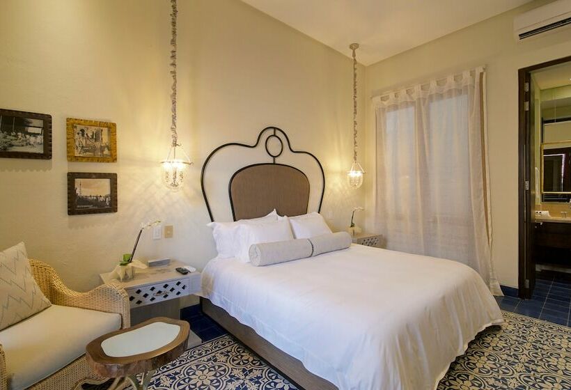 Номер Superior, Capellan De Getsemani