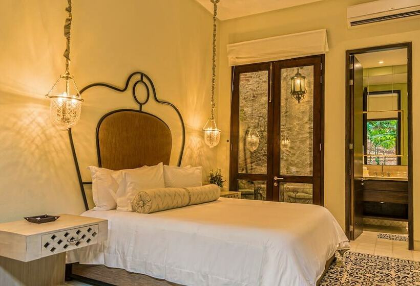 غرفة سوبيريور, Capellan De Getsemani