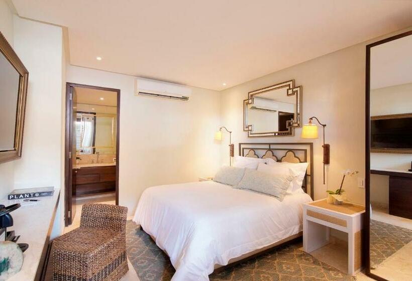 غرفة ديلوكس, Capellan De Getsemani