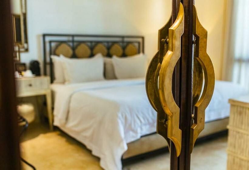 جناح جونيور, Capellan De Getsemani