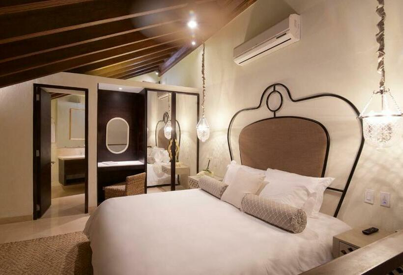 جناح دوبلكس, Capellan De Getsemani