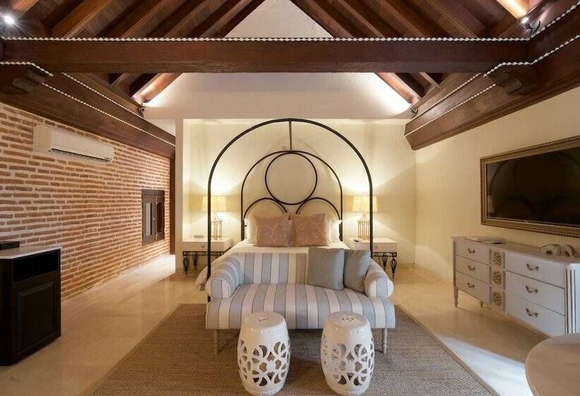 Люкс, Capellan De Getsemani
