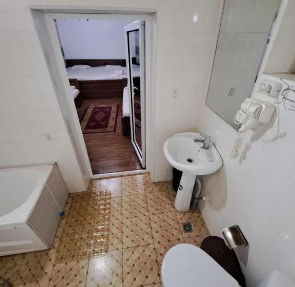 家庭间, Mekhtarin