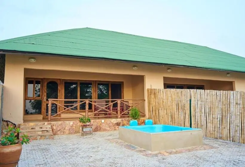 キングサイズベッドのスタンダードルーム, Sogakope Beach Resort & Spa