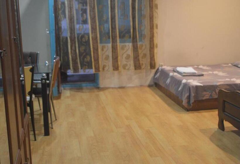 اتاق استاندارد سه تخته با بالکن, Sunshine