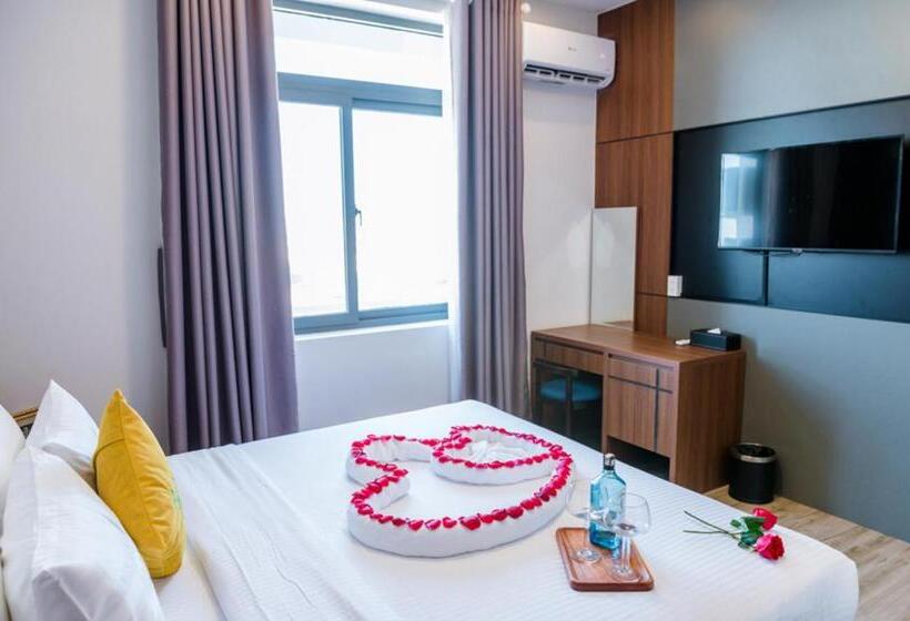 اتاق لوکس با بالکن, The Palms Hotel By Hmg