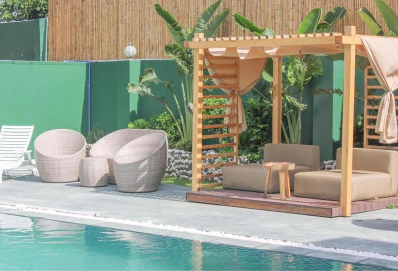 اتاق خانوادگی, The Palms Hotel By Hmg