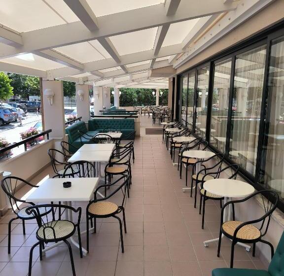 经济房, Turistica