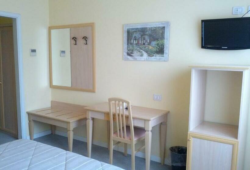 اتاق استاندارد یک نفره, Cremona Viale