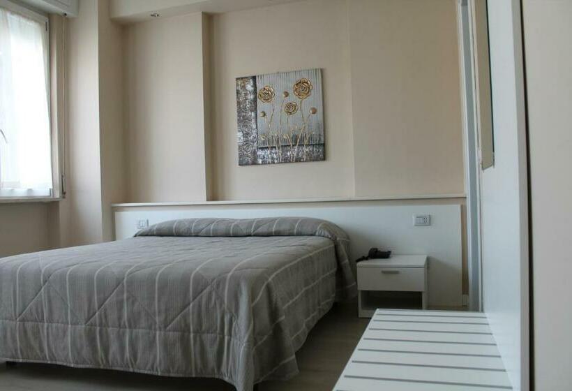 اتاق استاندارد یک نفره, Cremona Viale