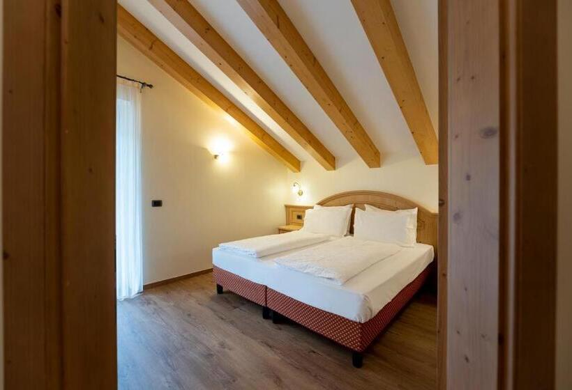 סוויטת ג'וניור, Lido   Green & Slow Life