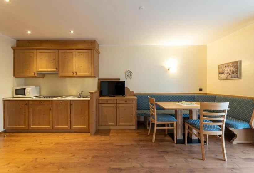 דירת חדר, Lido   Green & Slow Life