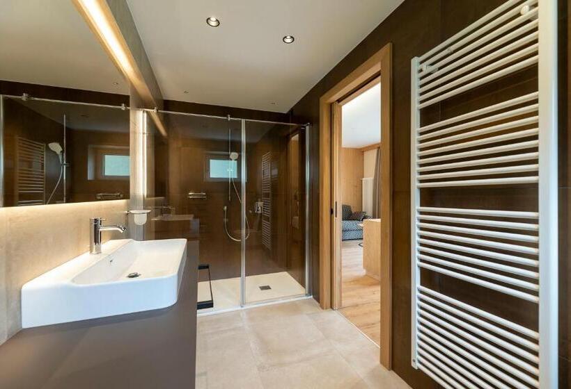 جناح جونيور, Lido   Green & Slow Life