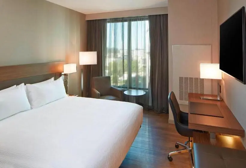 キングサイズベッドのスタンダードルーム, Ac Hotel By Marriott Seattle Bellevue/downtown