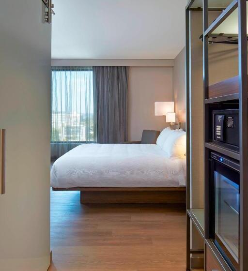 Номер Deluxe Кровать Кинг, Ac Hotel By Marriott Seattle Bellevue/downtown