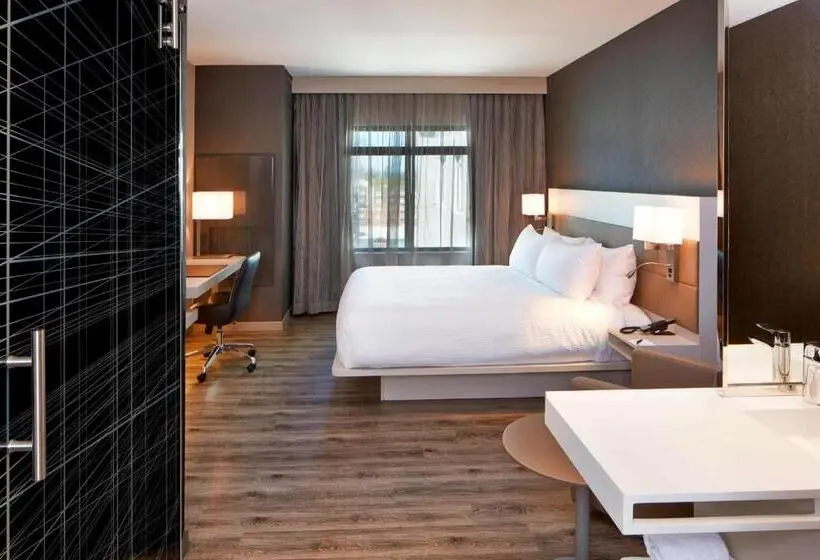 キングサイズベッドのスタンダードルーム, Ac Hotel By Marriott Seattle Bellevue/downtown