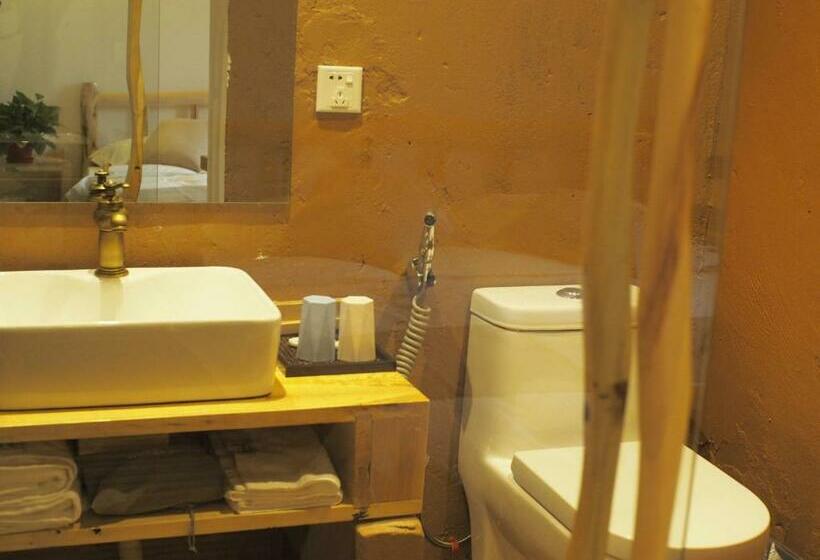 Ekonomik Oda, Right Here